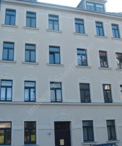 Lindenau, Kleinod mit EBK, Parkett + Balkon, Hausansicht