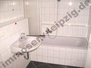 Neusch&ouml;nefeld, Klein aber fein, mit Granitflie&szlig;en und EBK, Bad mit Wanne