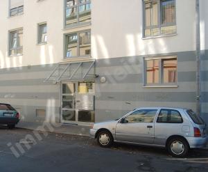 Neusch&ouml;nefeld, sch&ouml;ne 3-RWE mit Balkon, Hauseingang